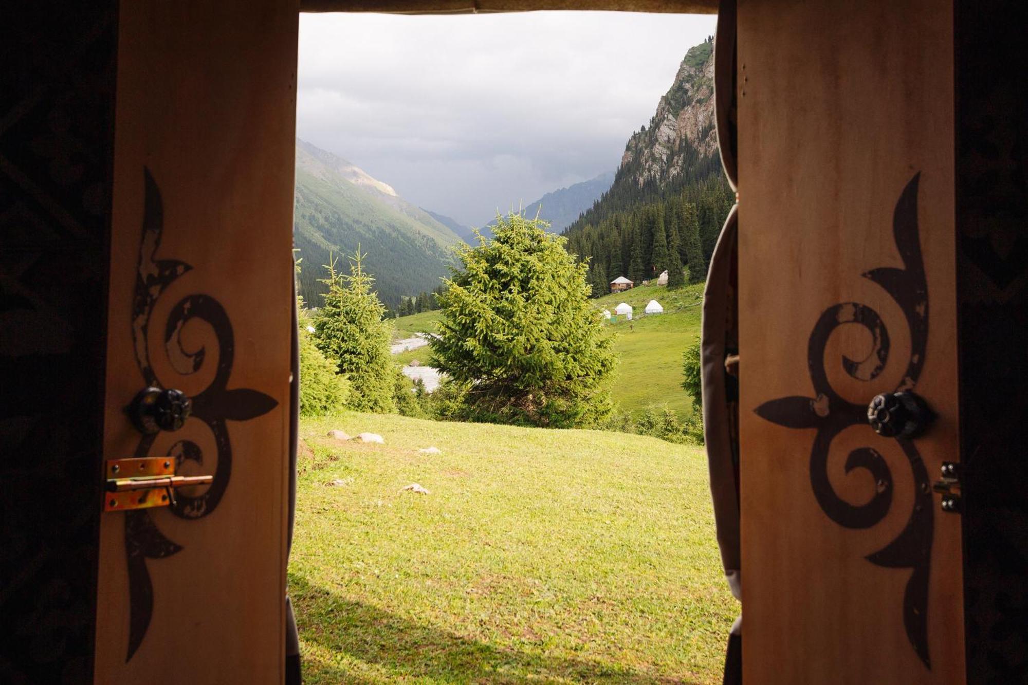 Hotel Eco Yurt Camp Arashan à Teploklyuchenka Extérieur photo