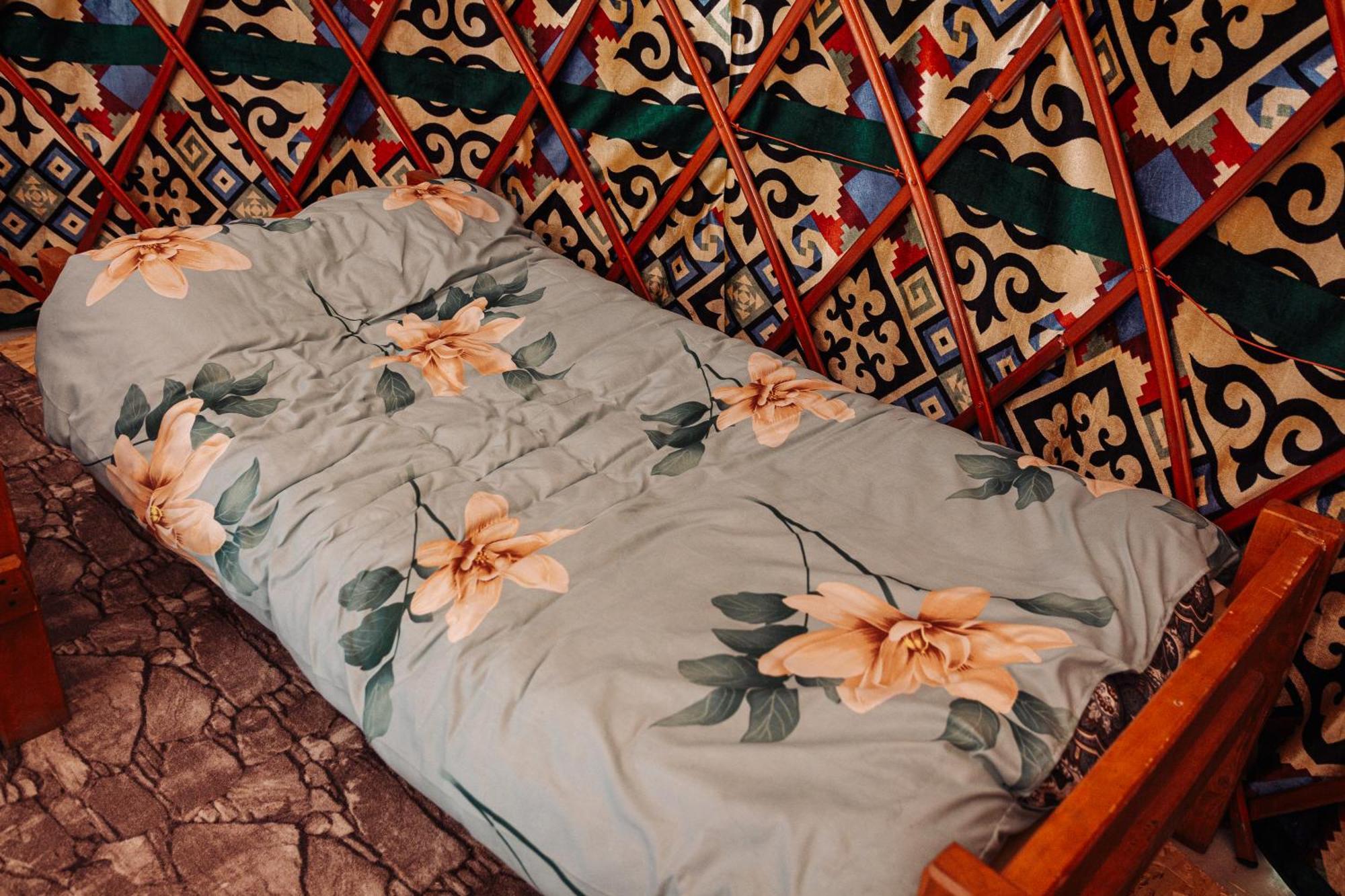 Hotel Eco Yurt Camp Arashan à Teploklyuchenka Extérieur photo