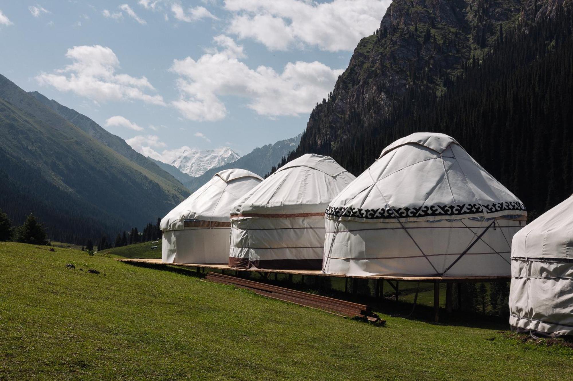 Hotel Eco Yurt Camp Arashan à Teploklyuchenka Extérieur photo