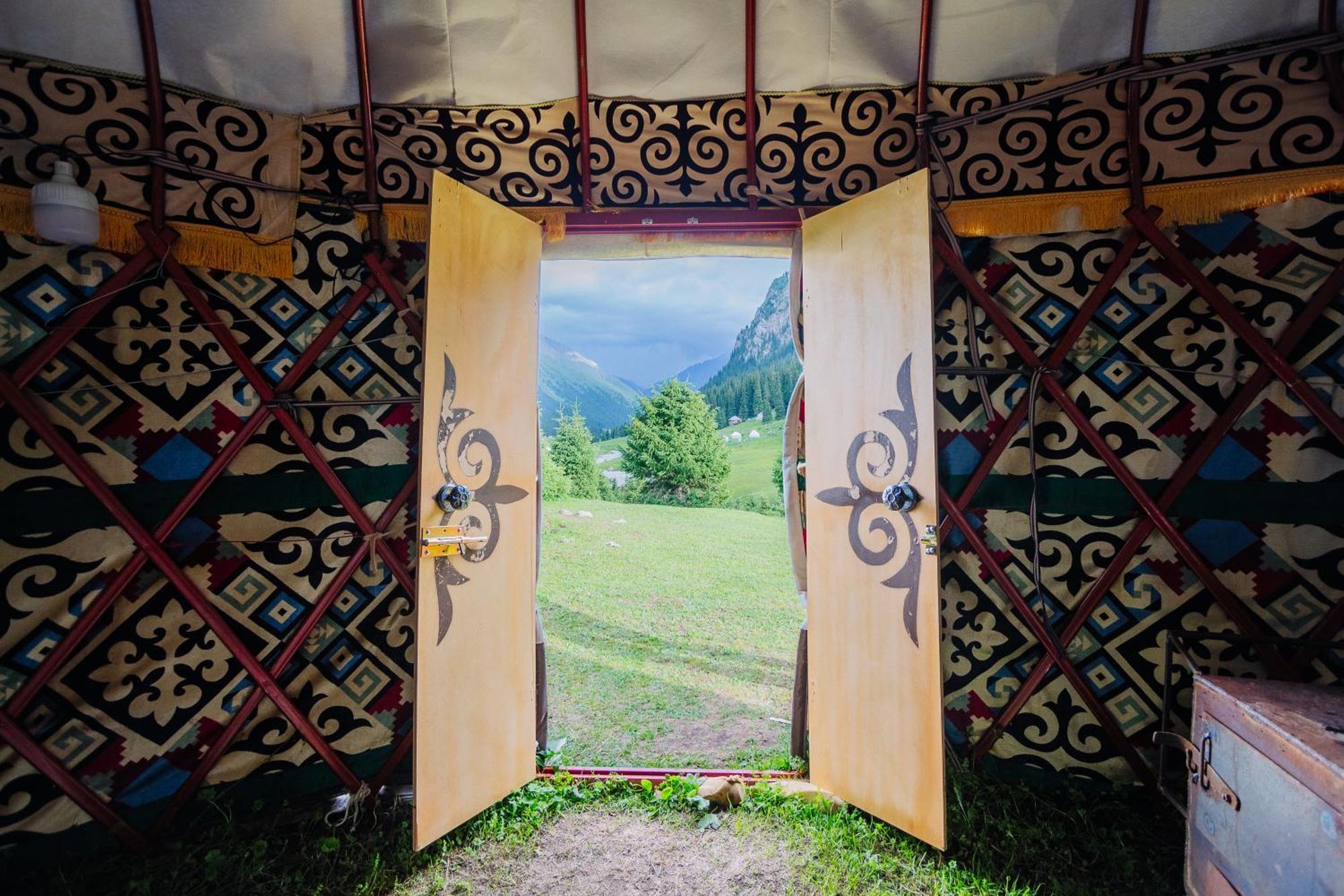 Hotel Eco Yurt Camp Arashan à Teploklyuchenka Extérieur photo