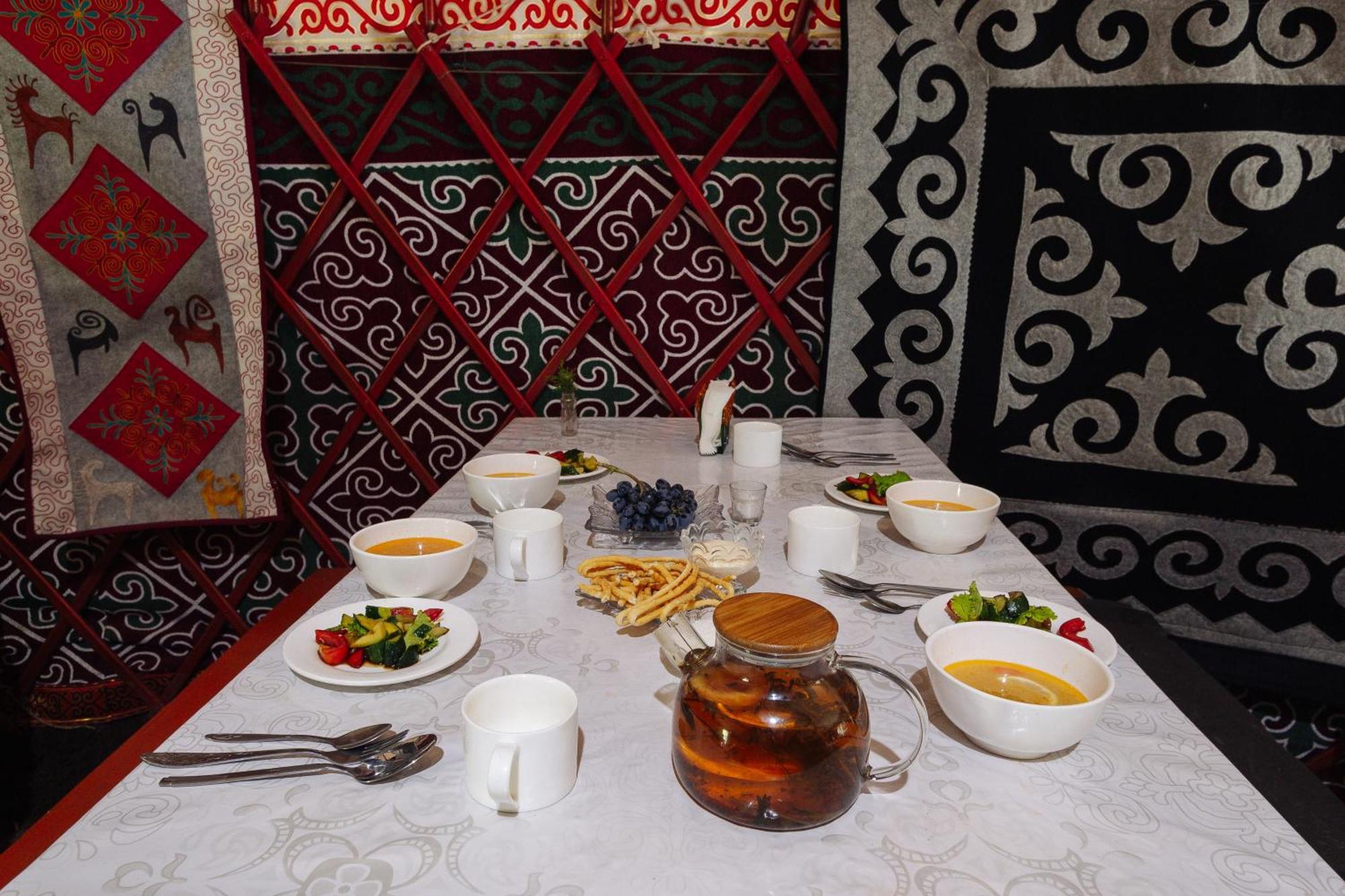 Hotel Eco Yurt Camp Arashan à Teploklyuchenka Extérieur photo