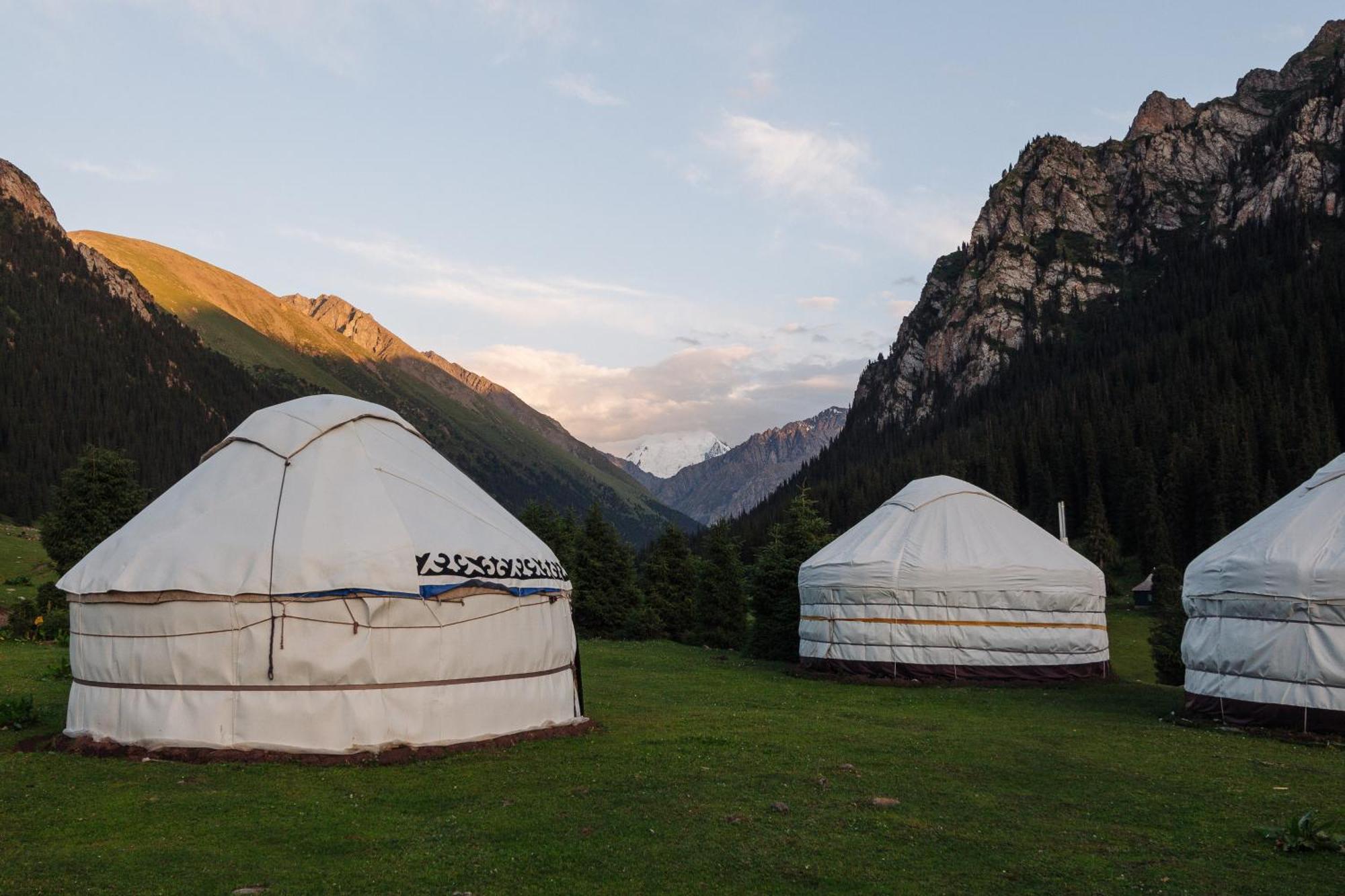 Hotel Eco Yurt Camp Arashan à Teploklyuchenka Extérieur photo