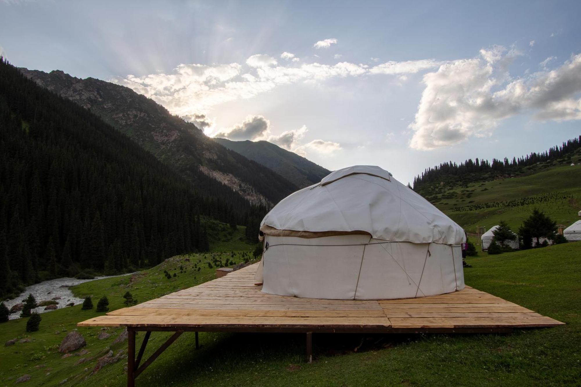 Hotel Eco Yurt Camp Arashan à Teploklyuchenka Extérieur photo
