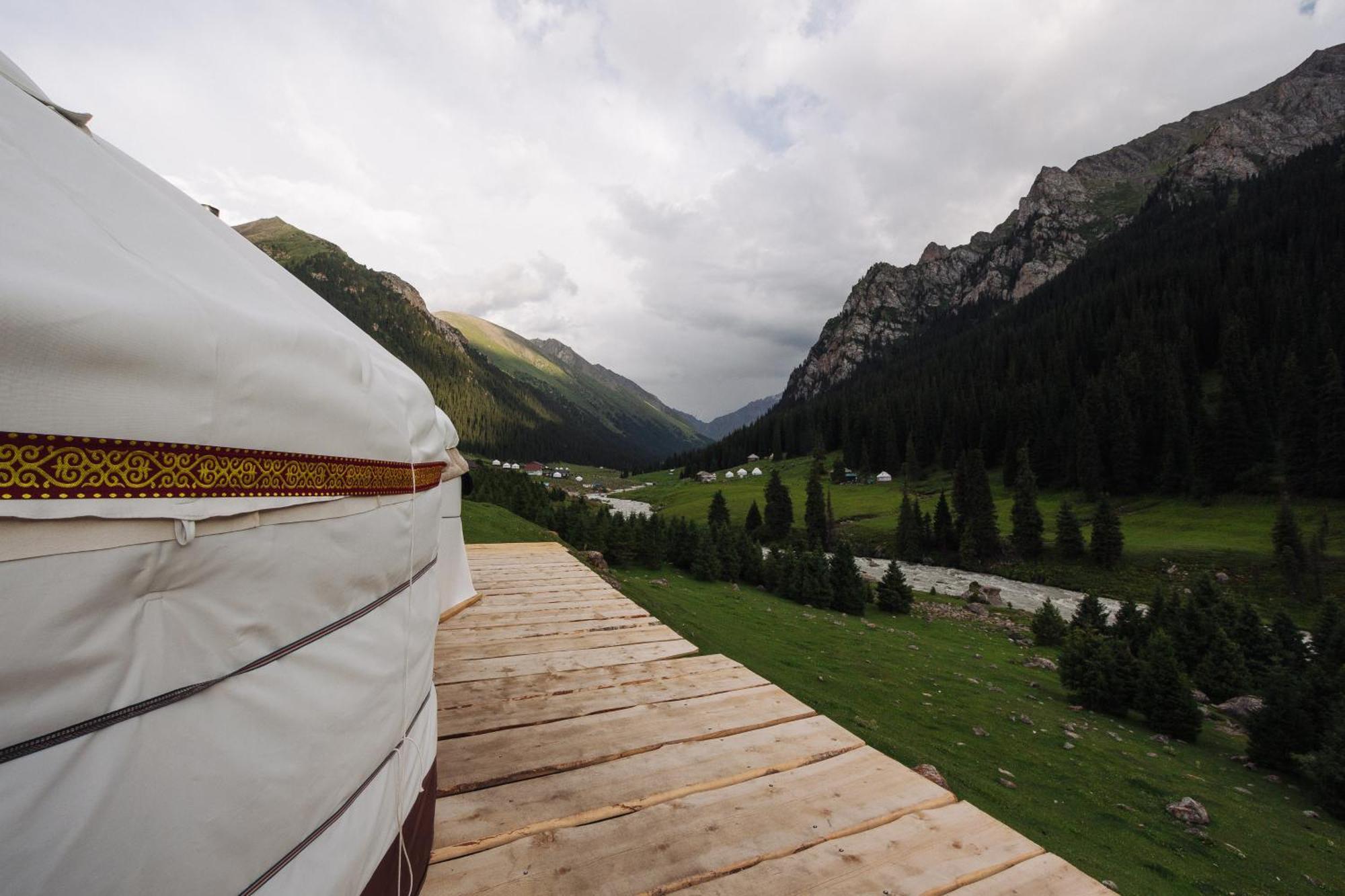 Hotel Eco Yurt Camp Arashan à Teploklyuchenka Extérieur photo