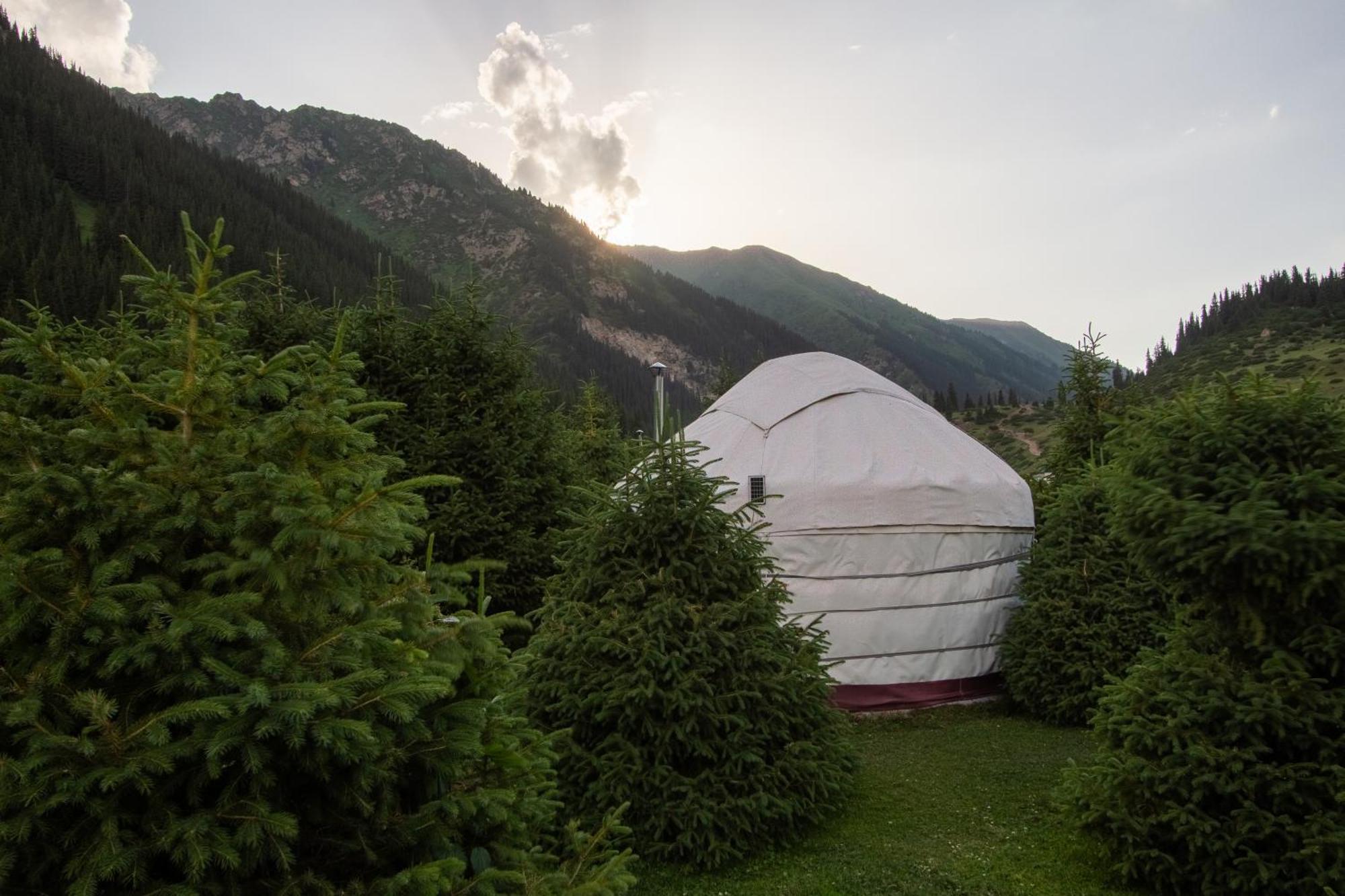 Hotel Eco Yurt Camp Arashan à Teploklyuchenka Extérieur photo