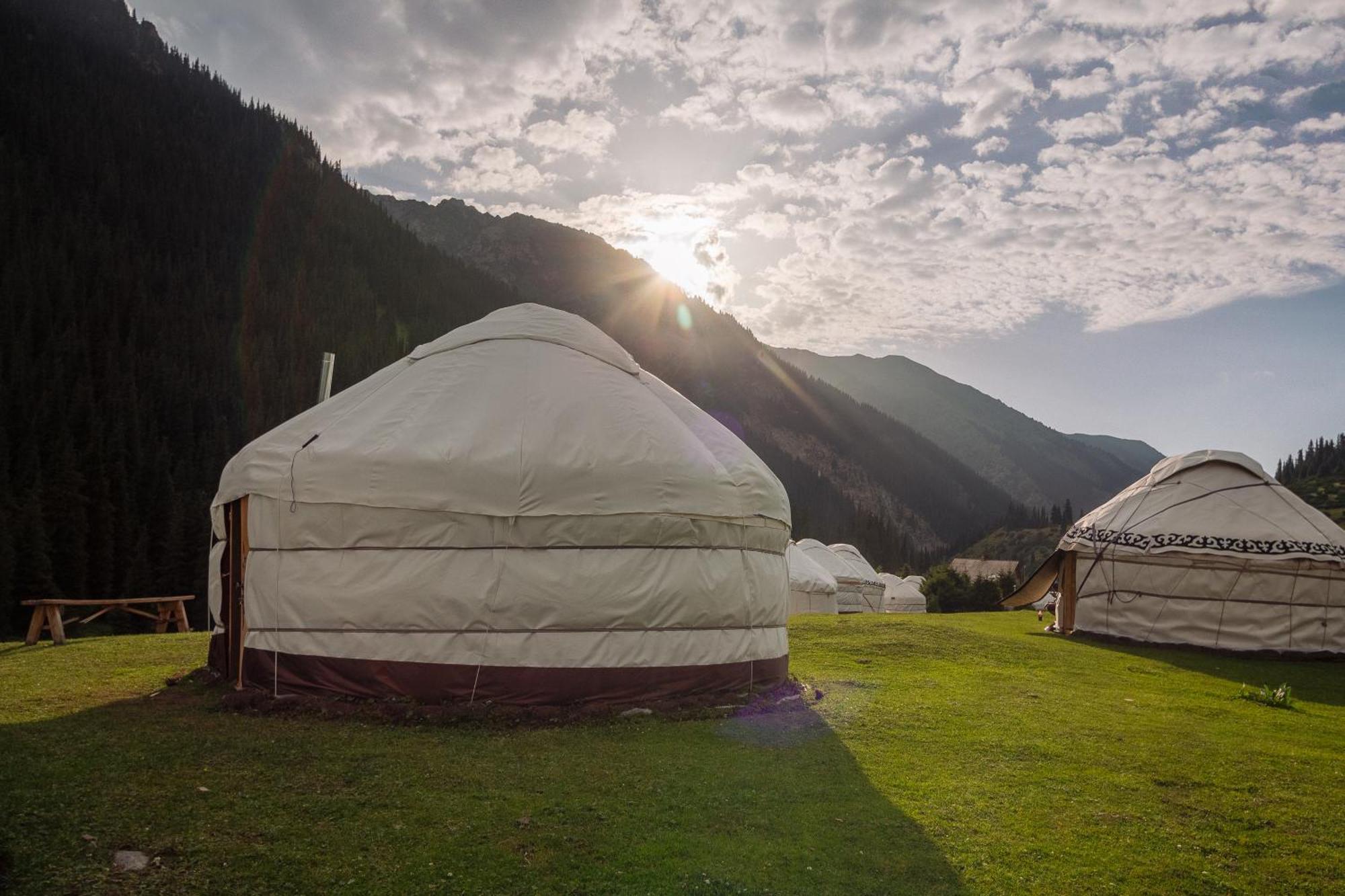 Hotel Eco Yurt Camp Arashan à Teploklyuchenka Extérieur photo