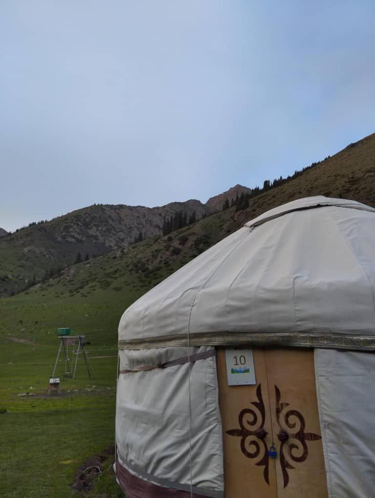 Hotel Eco Yurt Camp Arashan à Teploklyuchenka Extérieur photo